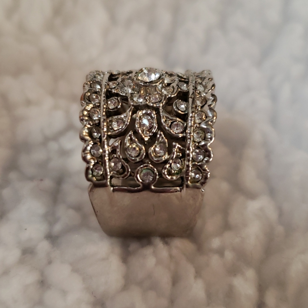 Express Ring - Picture 2 of 7